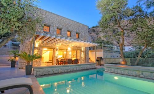 Executive Rhodes Villa Villa Barbie 2 Bedroom with Sea Views Pefkos - image 8