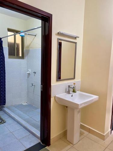 Peach Apartment in อาทิริเวอร์