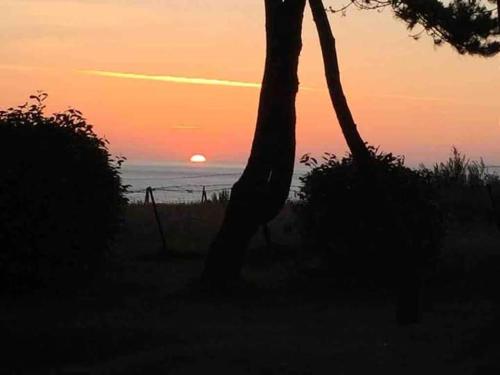 Viesnīcas āriene, Villa vue mer avec acces direct a la plage in Varenžvila Surmēra