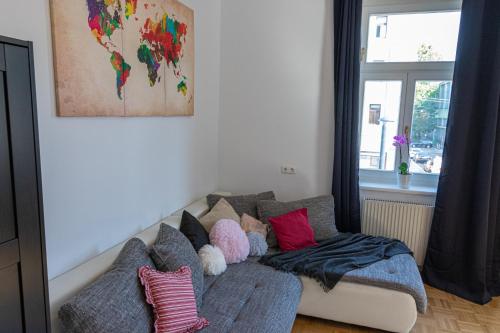 Yeshello Elegant Apartment near Central Vienna - Tap to explore photos