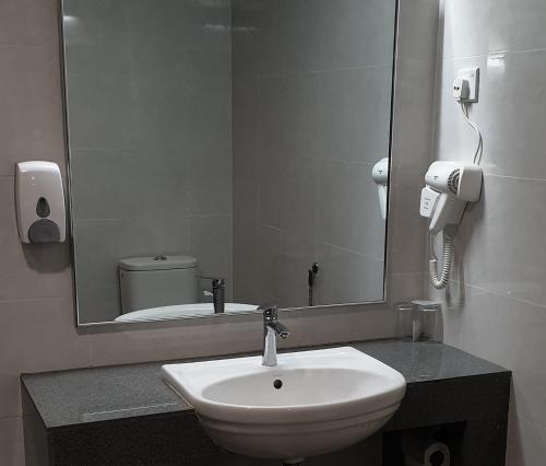 Suite, executive