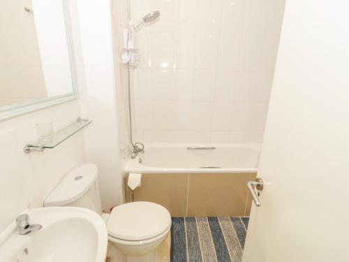 Ketch Cottage - image 4