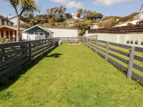 Ketch Cottage - image 10