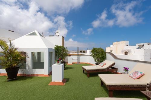 The Yellow House Climatized Pool - Solarium - Parking