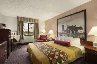 Super 8 By Wyndham Milwaukee Airport