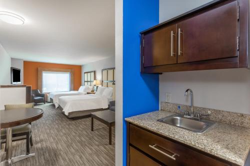 Holiday Inn Express - Albert Lea, an IHG Hotel