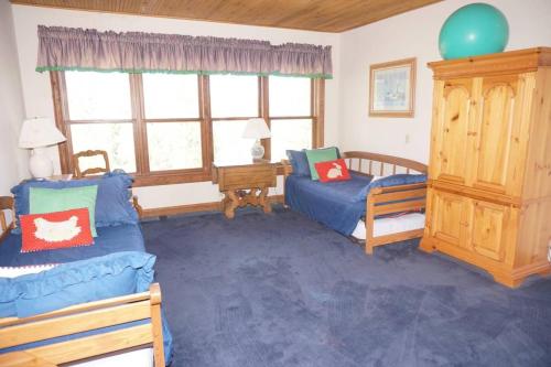 201 Edgewood Ln - image 5