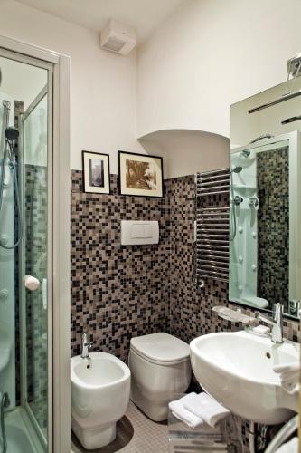 Garibaldi Suites Piazza Di Spagna - image 4