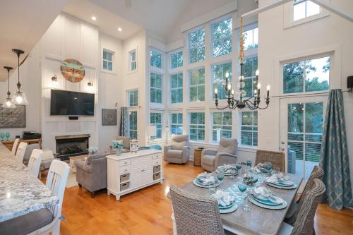 Modern Farmhouse Style Chalet with amazing Kentucky Lake views - Dock, Hottub and Firepit!