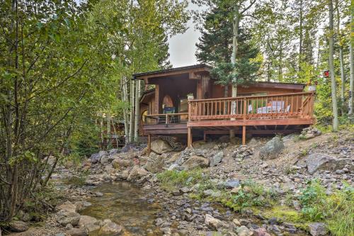 A Hobbit Adventure Cabin on Clear Creek - Black Hawk