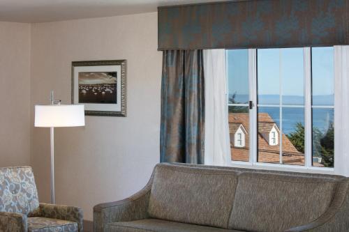 Holiday Inn Express Monterey - Cannery Row