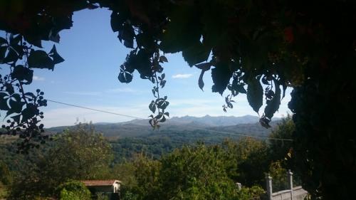 Casa MiraXurés con vistas a la Sierra del Xurés