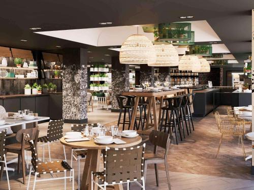 Restaurant, Novotel Bordeaux Centre near Any'Teas
