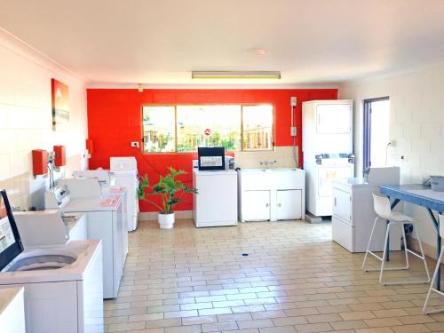 Townsville Lakes Holiday Park