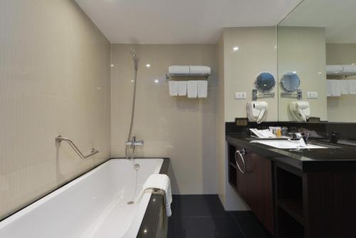 Hotel Royal Bangkok Room Type - Family Room