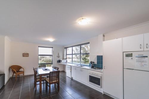 Torbay Seaview Holiday Apartments in Kronkup