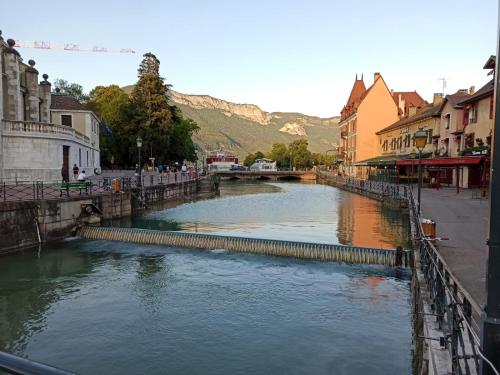Le Republique Annecy , cœur de vieille ville