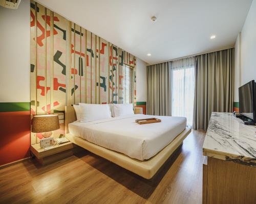 room detail thumbnail 1