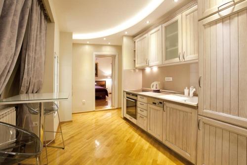Republic Square Apartments - image 2