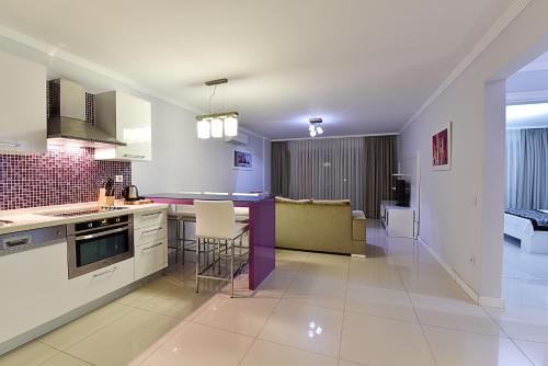 Royal Palm Residence - main image