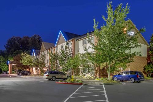 Comfort Inn & Suites Tualatin - Lake Oswego South