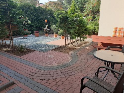 Apartamenty na przedmieściach RADZYMINA z prywatnym parkingiem i ogrodem (Apartamenty na przedmiesciach RADZYMINA z prywatnym parkingiem i ogrodem) in Радзимін