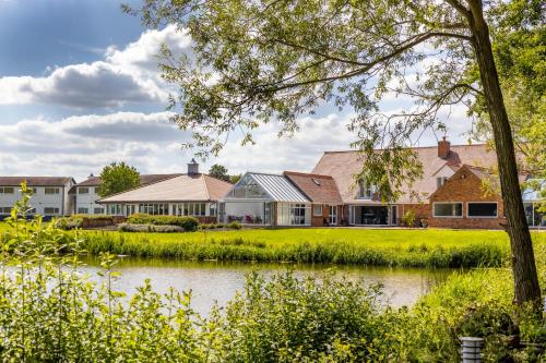 Kingfisher Hotel, Golf and Country Club - Milton Keynes