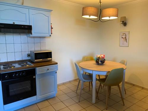 virtuve, Cottage du Château l'Hubertière (Cottage du Chateau l'Hubertiere) in Bouresse