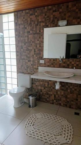 ห้องน้ำ, Casa com piscina e lazer completo em Ilhabela SP in เซาเปโดร