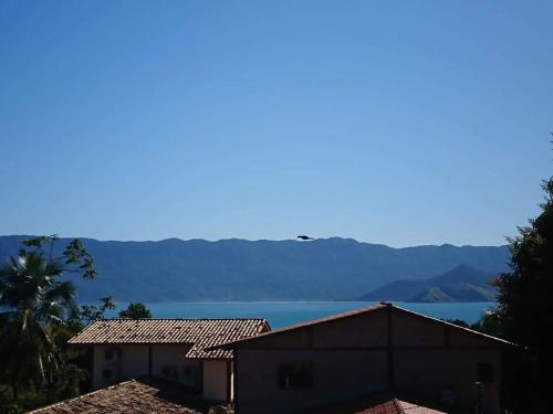 Casa com piscina e lazer completo em Ilhabela SP