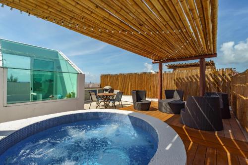 Bamboo Penthouse w Private Jacuzzi
