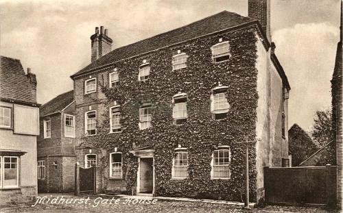 Stunning Georgian Flat in The Heart of Midhurst Old Town