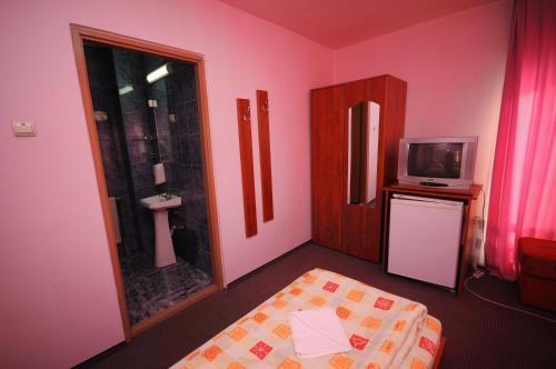 Imola Motel - image 4