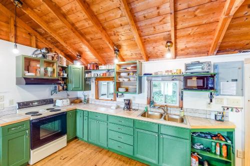 Converse Bay Hideaway - image 3