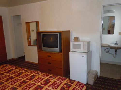 Value Inn - image 7