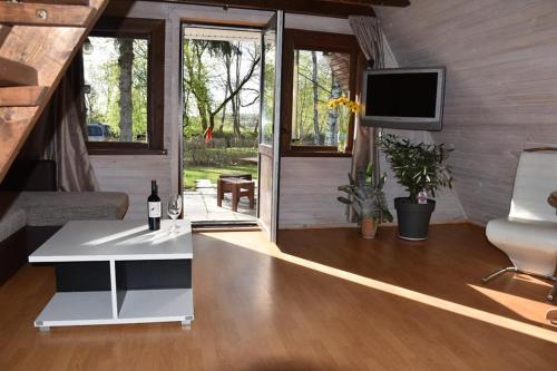 ´RIVER LOUNGE´ in Parnumaa