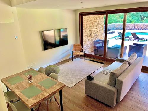 2 Apartamentos en villa con piscina privada en Asturias El Marquesau