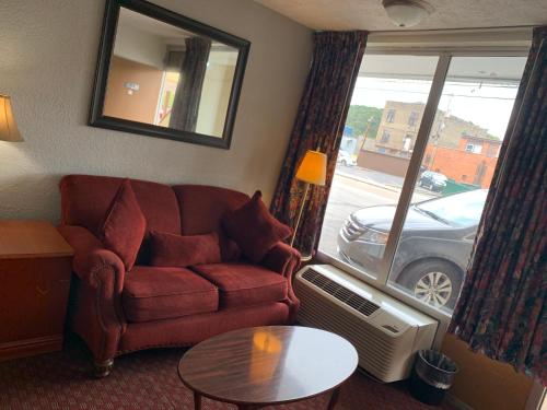 Budget Inn Express in Louisa, USA