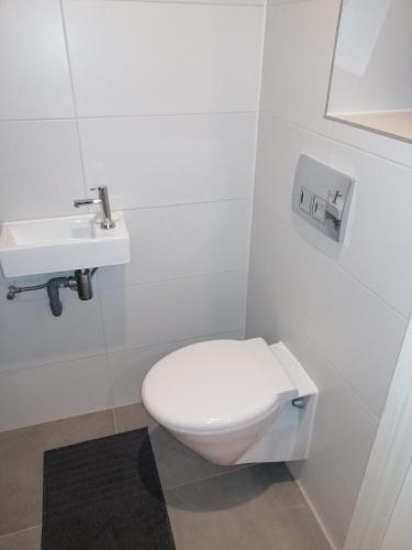 Apartment StayWell Amsterdam Free Parking - image 13
