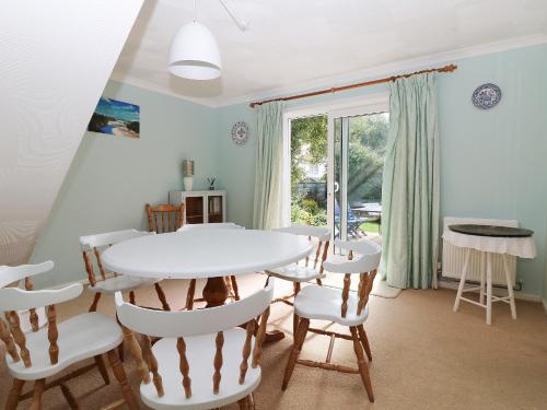 18 Polvella Close - image 10