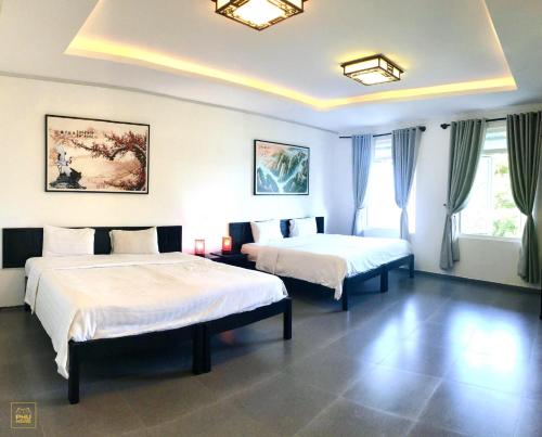 4 twin beds