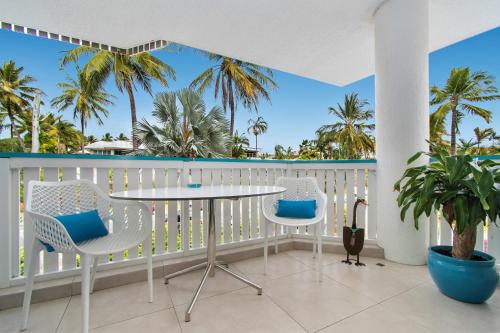 Superior Studio Apartment with Partial Sea View - First Floor image 4