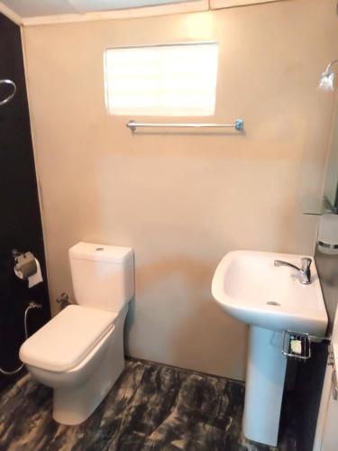 Double Room with Private Bathroom image 1