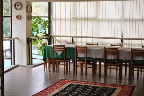 Restaurante, Casa Romaneasca in Curtea De Arges