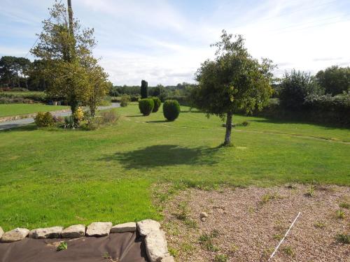 En Bretagne, villa de 2 à 8 pers , meublé de tourisme 3 étoiles nichée dans un écrin de verdure à 2500m de la plage