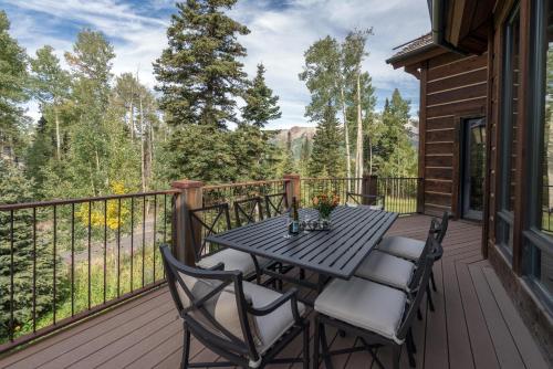 THE PINNACLE by Exceptional Stays - image 7