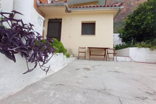 Afroditis's & Makis's apartment, Leonidion (Leonidio) (foto 10)
