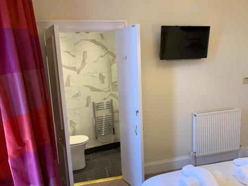 Southside Guest House - image 11