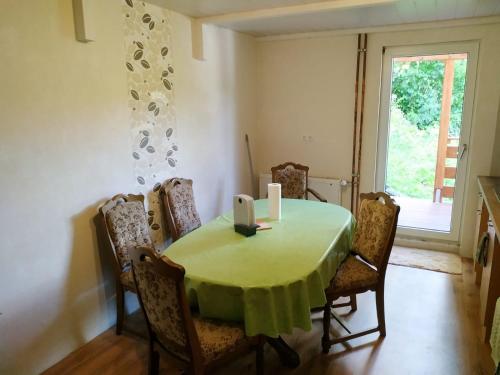 Ferienwohnung Frechenhausen - Marburg Biedenkopf mit 5 Zimmer - 2 Küchen - 2 Bad - Apartment - Frechenhausen