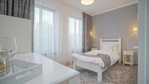 Single Room image 10